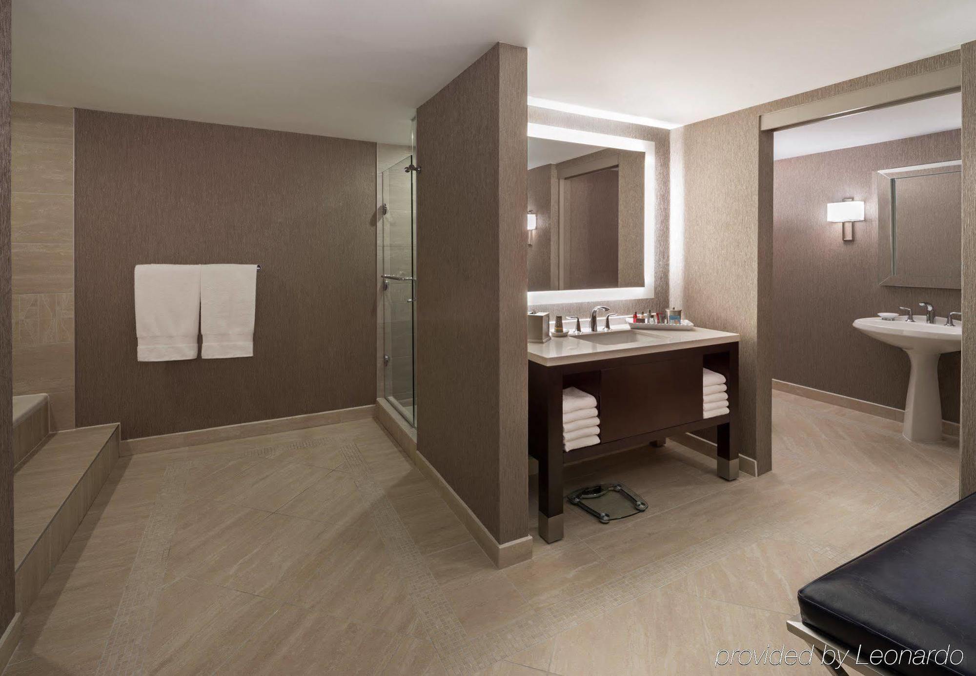 Marriott Downtown At Cf Toronto Eaton Centre Hotel Exterior foto